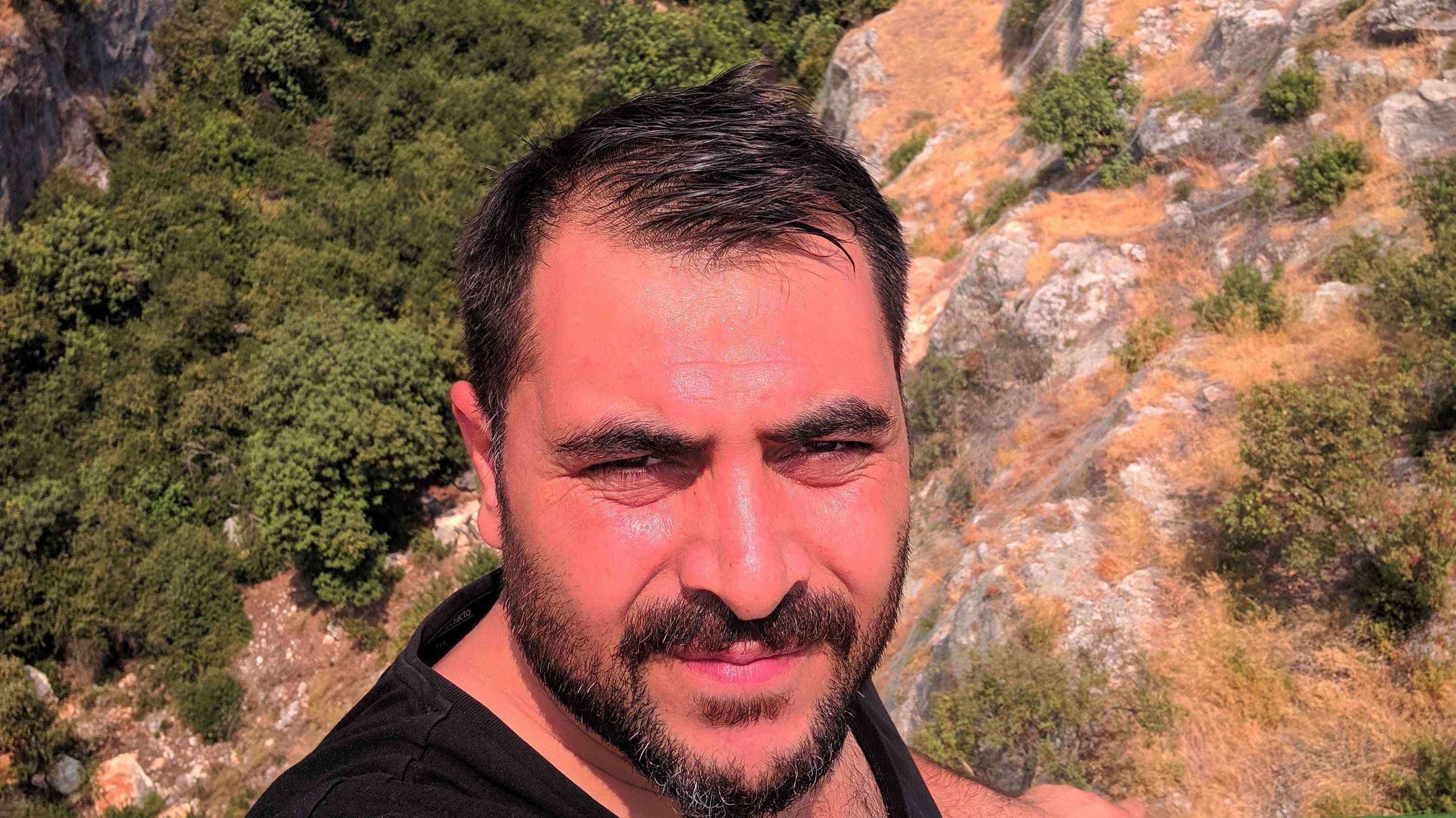 Ali Özel